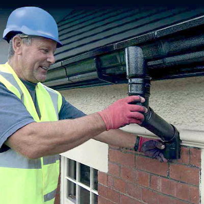 Installing guttering and downpipe